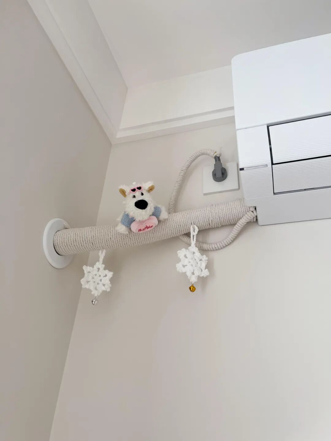 空调管子太丑怎么办?看了网友家的做法后,发现全是绝妙点子__空调管子太丑怎么办?看了网友家的做法后,发现全是绝妙点子