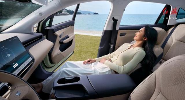 不得不承认现在的人买车越来越理性,预算在100万以上的车辆选择变得更加谨慎和讲究品质与性价比-有驾