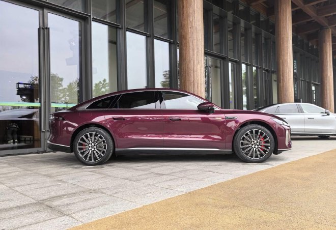 超级置换抢购价17.19万元起 风云A9L光辉（四驱）全球上市