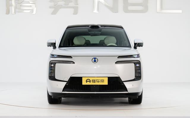 30万级大六座SUV对决！腾势N8L能否撼动理想和问界的市场-有驾