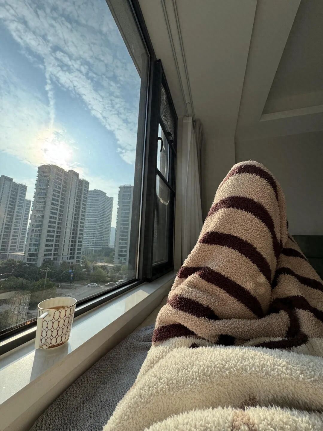 _果然还是年轻人“鬼点子”多！飘窗换个思路设计，实用性直接翻倍_果然还是年轻人“鬼点子”多！飘窗换个思路设计，实用性直接翻倍