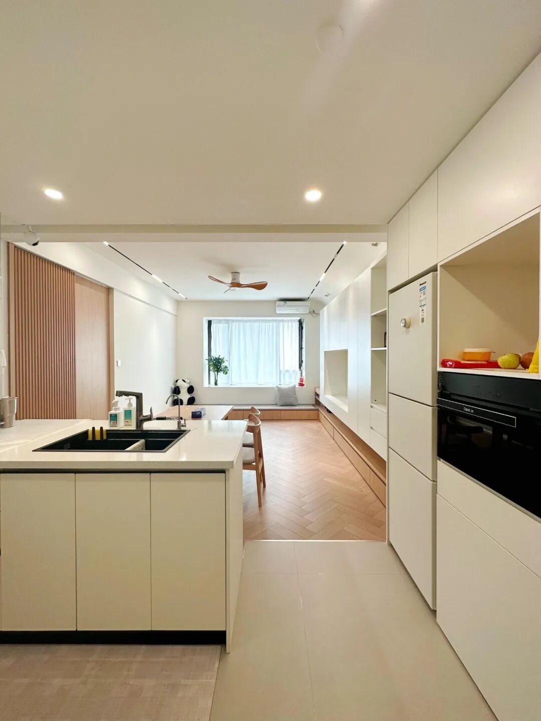 _果然还是年轻人“鬼点子”多！飘窗换个思路设计，实用性直接翻倍_果然还是年轻人“鬼点子”多！飘窗换个思路设计，实用性直接翻倍