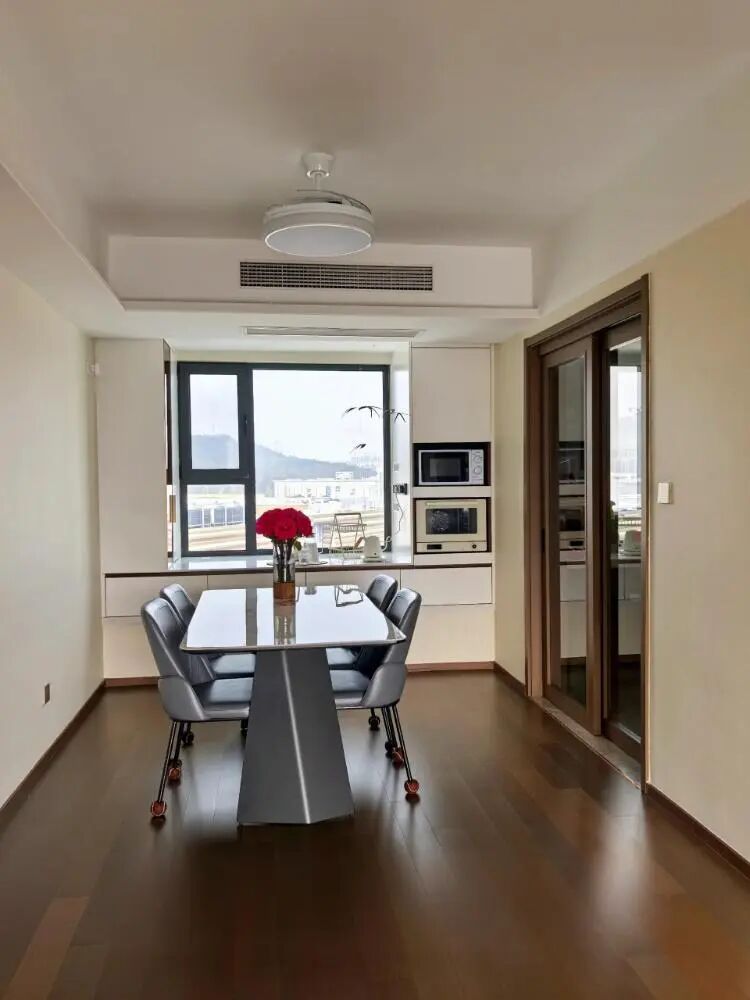 果然还是年轻人“鬼点子”多！飘窗换个思路设计，实用性直接翻倍__果然还是年轻人“鬼点子”多！飘窗换个思路设计，实用性直接翻倍