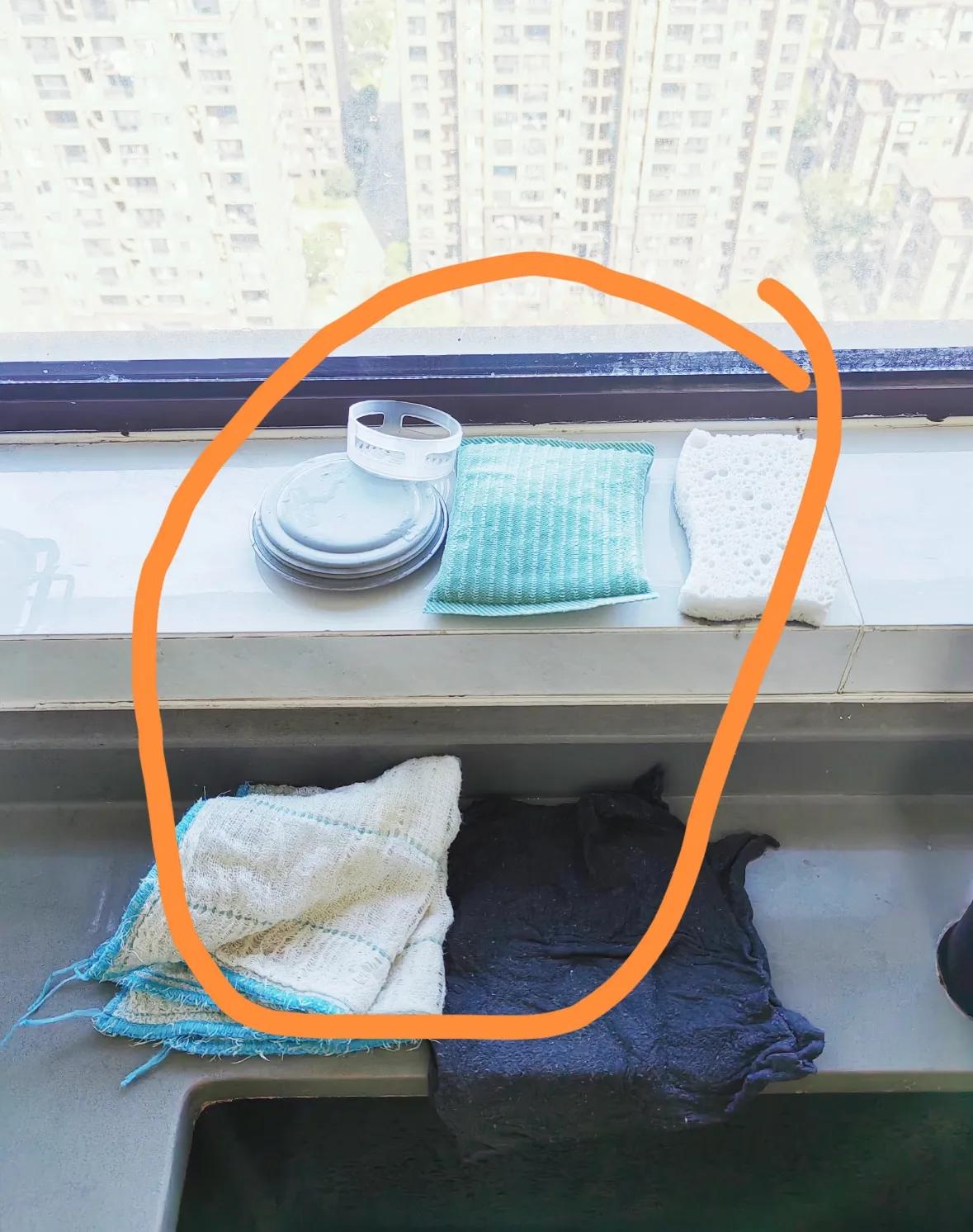 被网友的“收纳智慧”折服了！不花啥钱，厨房就能井井有条！__被网友的“收纳智慧”折服了！不花啥钱，厨房就能井井有条！