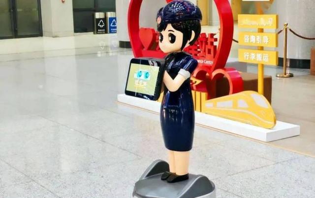 泸州只有100趟动车我上周刚在站台啃完最后一口凉饼抬头数屏，深圳重庆成都等多线开通让交通变得更加便捷，城市逐步迈向高铁新时代-有驾