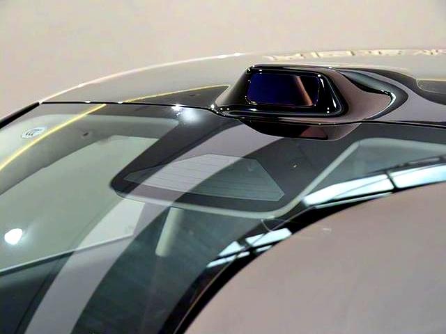 岚图追光L上市，搭载乾崑ADS，支持5C超充-有驾